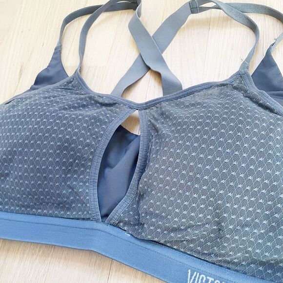 BUY 1 GET 1 FREE Victorias Secret 36D gray “Lightweight sports bra” - Picture 2 of 9